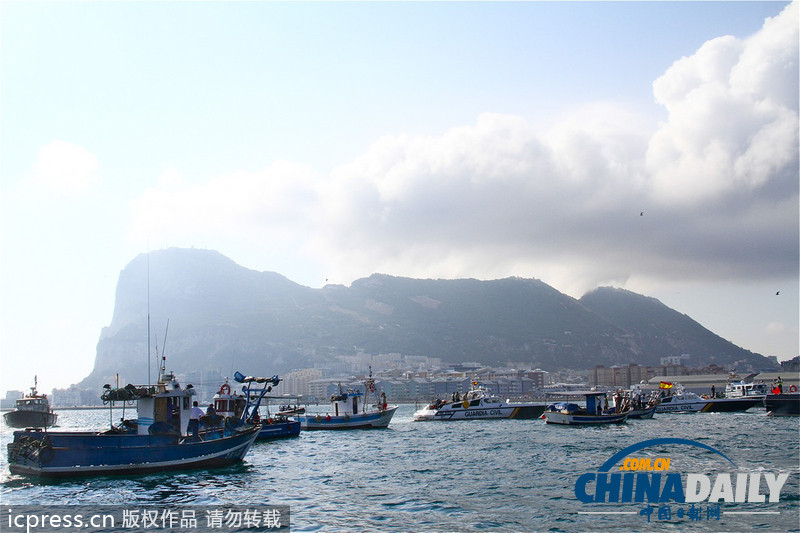 西班牙漁民赴直布羅陀爭議海域 抗議對(duì)方修建島礁（高清組圖）