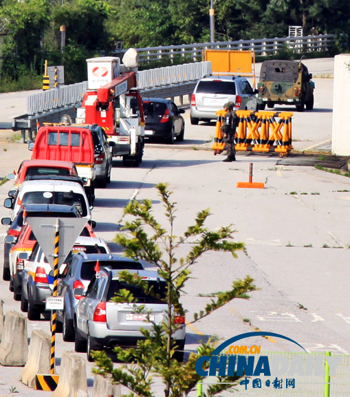 韓國派遣設(shè)備檢驗(yàn)小組重返開城工業(yè)園區(qū) 為重開做準(zhǔn)備（組圖）