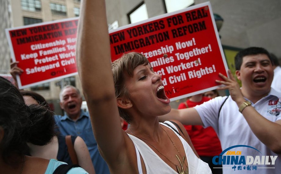 美國紐約示威者呼吁進行移民改革 遭警察逮捕（組圖）