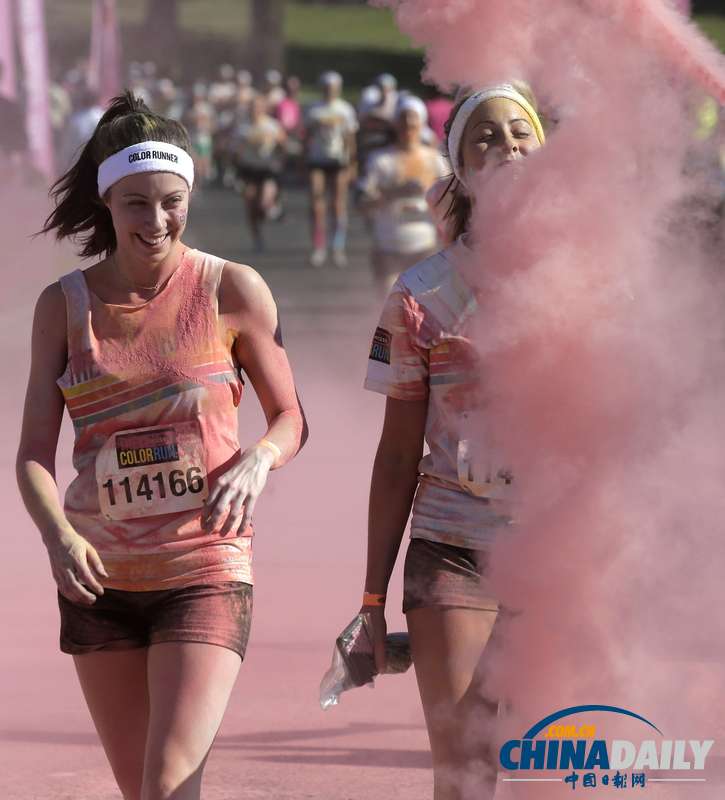 澳大利亞舉行色彩賽跑活動(dòng) 五彩繽紛其樂(lè)無(wú)窮