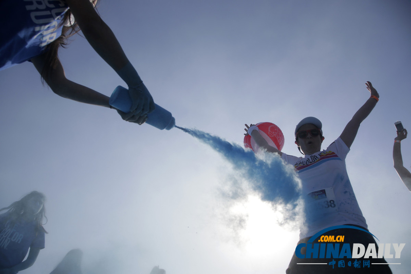 澳大利亞舉行色彩賽跑活動 五彩繽紛其樂無窮