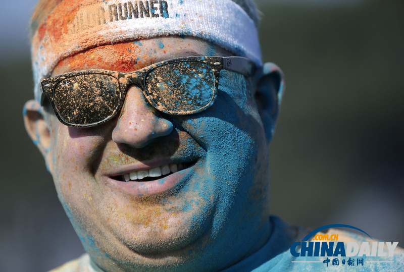 澳大利亞舉行色彩賽跑活動 五彩繽紛其樂無窮