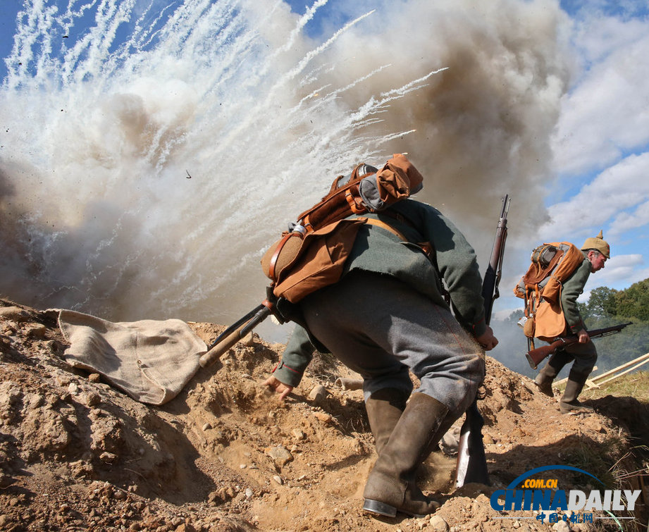 俄軍方舉辦“貢比涅之戰”節日 重現百年前戰爭場面（高清組圖）