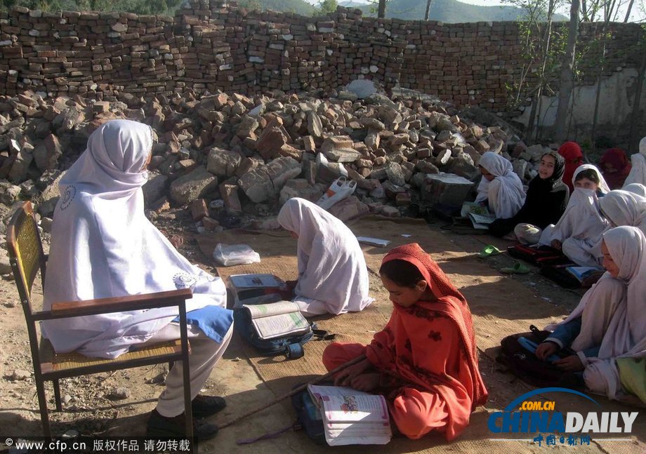 廢墟、馬路 上學之夢如此美好如此奢侈(組圖)