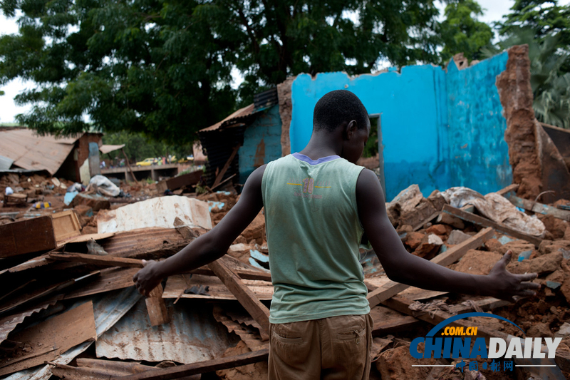 馬里首都暴雨造成洪災(zāi) 導(dǎo)致24人死亡(組圖)