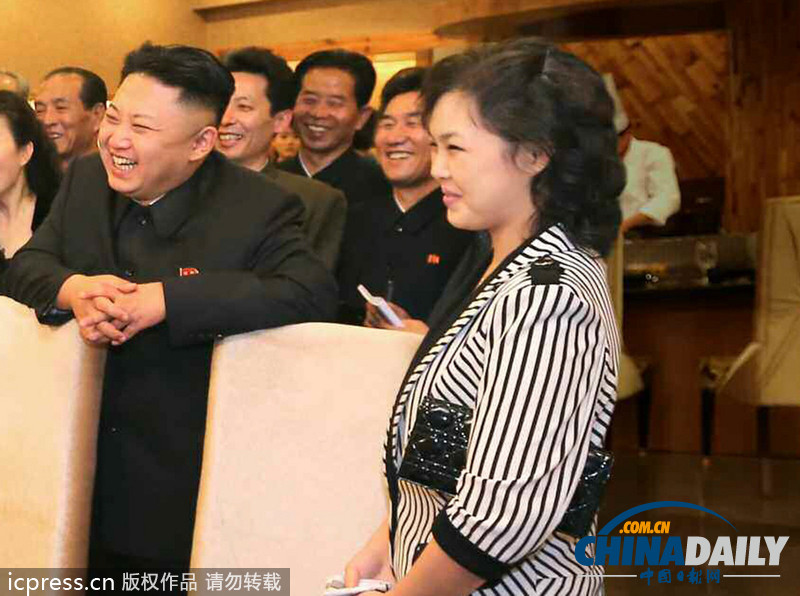 李雪主全新造型驚艷亮相 簡(jiǎn)潔可愛更減齡（組圖）