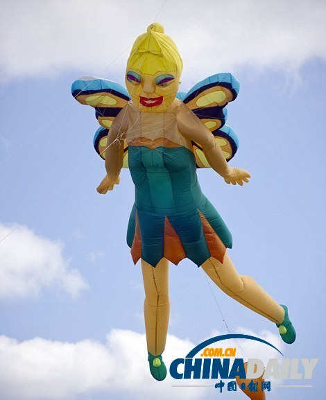 布里斯托爾國際風箏節絢麗多彩 3D風箏熱鬧“狂歡”