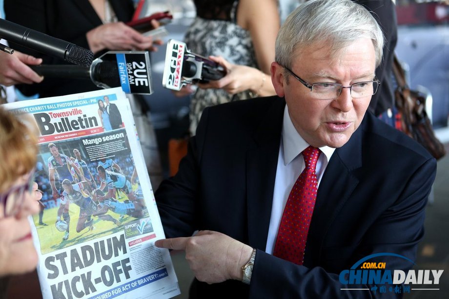 澳聯邦選舉壓力大 總理陸克文親自為選民吹頭發（高清組圖）