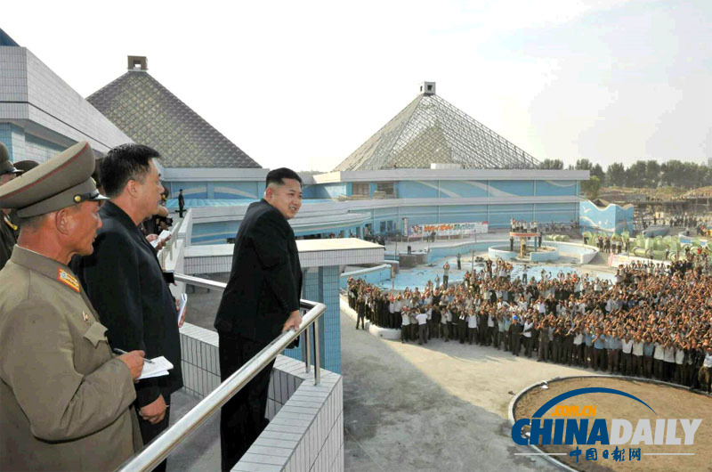 金正恩視察戲水場工地 贊揚人民軍可創造奇跡（圖）