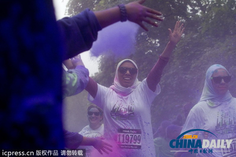  美國色彩賽跑活動 五彩繽紛其樂無窮