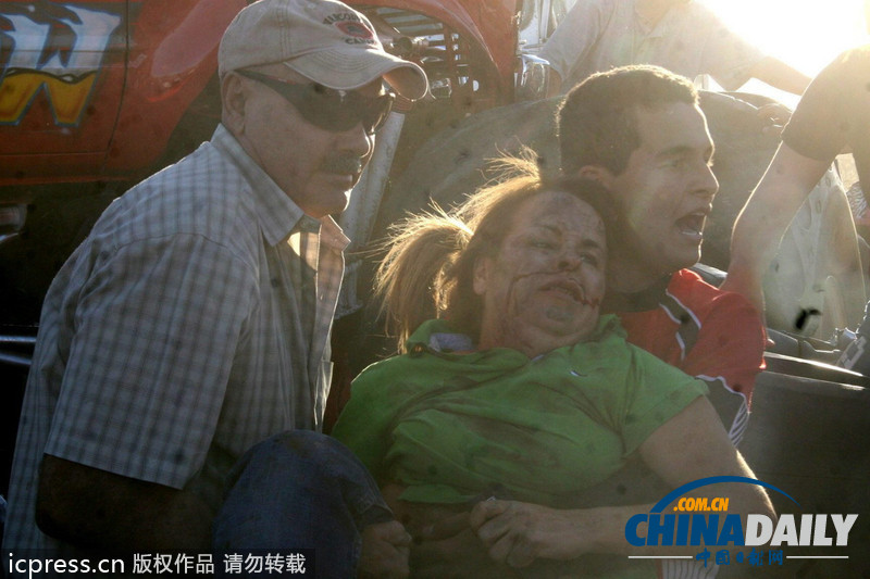 墨西哥巨型卡車沖入看臺(tái) 致至少6人死亡47人受傷