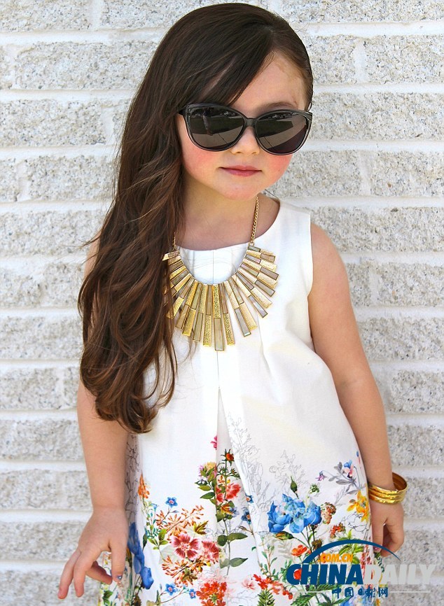 巴西“時尚兒童”走紅網絡 各路小明星吸引百萬追隨者