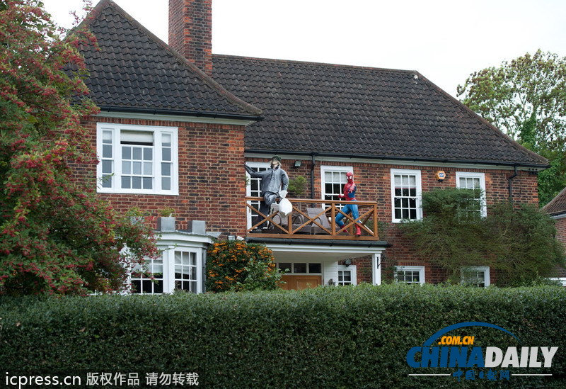 將科幻搬進現實 英國陽臺上演蜘蛛俠追擊小偷