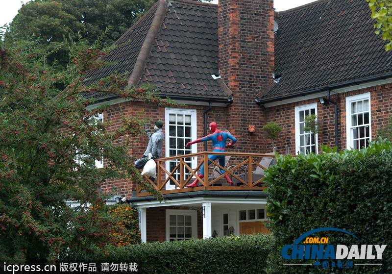 將科幻搬進現實 英國陽臺上演蜘蛛俠追擊小偷