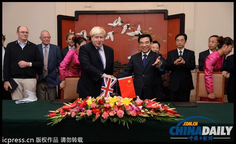 倫敦市長(zhǎng)訪華趣事多 與披頭士喝酒上演哥倆好