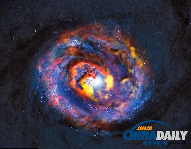 望遠鏡陣列拍到宇宙震撼一幕：超級黑洞吞噬巨量物質(zhì)