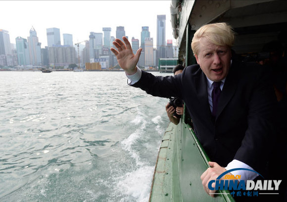 倫敦市長(zhǎng)訪問(wèn)香港 體驗(yàn)大巴客輪興致濃（組圖）