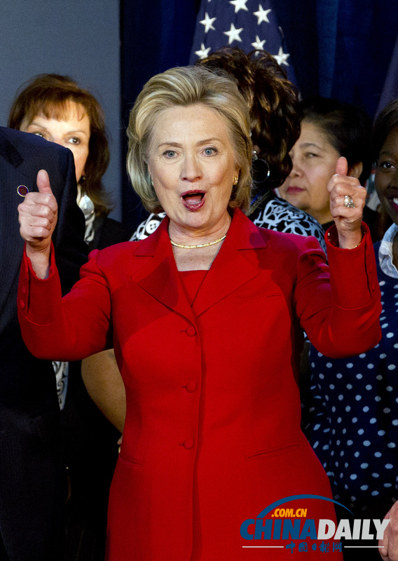 美國弗吉尼亞州長選舉 希拉里熱情擁抱民主黨提名者（高清組圖）