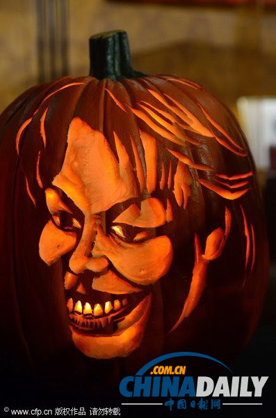 美藝術家雕刻南瓜“魔鬼”畫像 第一夫人現“猙獰面目”