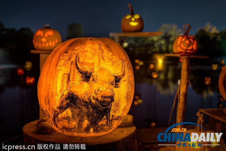 美國(guó)舉行創(chuàng)意南瓜燈展 數(shù)千作品讓人眼花繚亂