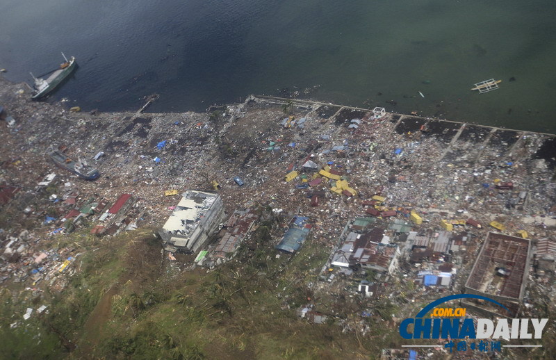 菲律賓臺風重災區傳來好消息 孕婦機場誕下女嬰