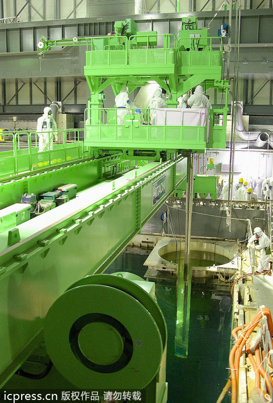 日本福島核電站正式開始廢爐工程 燃料棒陸續移除