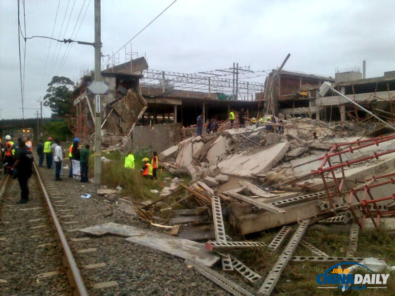 南非一在建商場(chǎng)坍塌 造成至少31人傷亡（組圖）