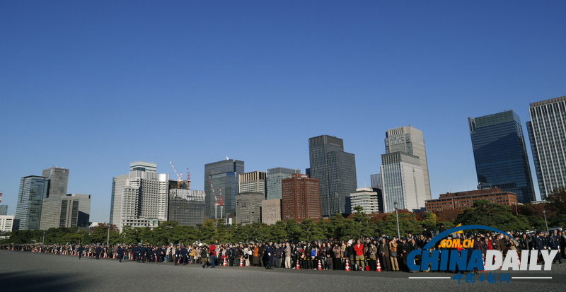 日本天皇打破傳統 與美國新任駐日大使卡羅琳握手
