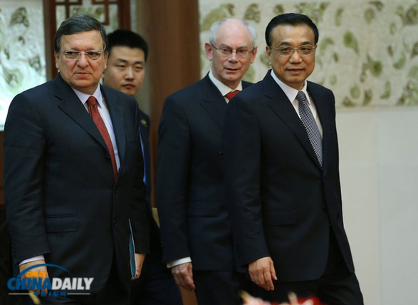 李克強與歐盟領(lǐng)導(dǎo)人共同會見記者 介紹第十六次中國歐盟領(lǐng)導(dǎo)人會晤成果
