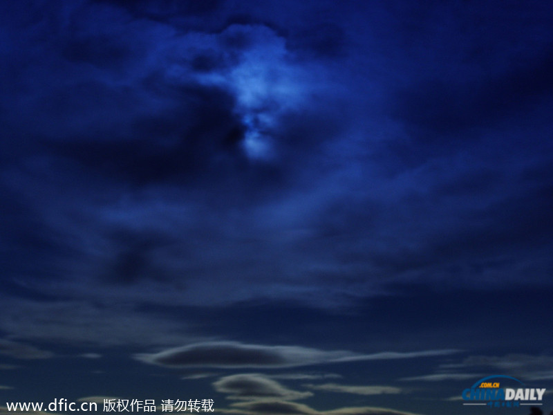 上帝顯靈？新西蘭云層浮現創世神威嚴臉龐