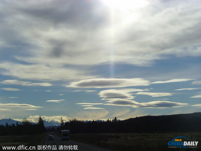 上帝顯靈？新西蘭云層浮現創世神威嚴臉龐