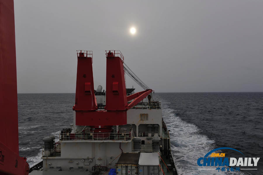 “雪龍”號開放酒吧 以調(diào)節(jié)單調(diào)枯燥海上生活