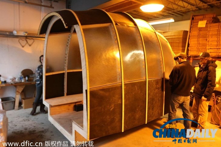 美國學生建造可移動“豆莢屋” 低成本低能耗超環(huán)保