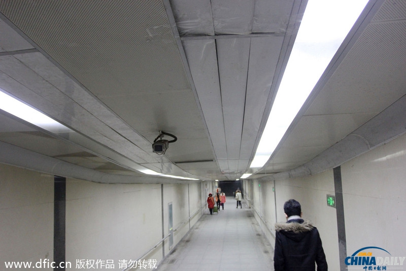 湖北：長港地下通道造價(jià)1200萬元 吊頂竟用紙糊膠粘