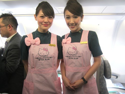 臺(tái)灣超萌Hello Kitty飛機(jī) 空姐更萌
