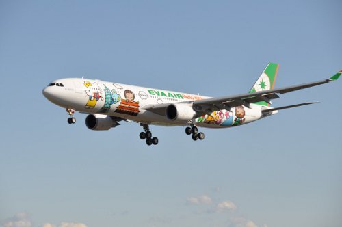 臺(tái)灣超萌Hello Kitty飛機(jī) 空姐更萌