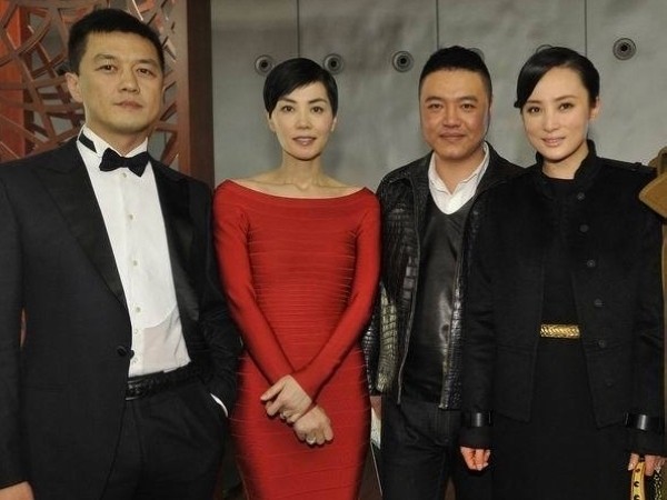 緊身裙勾勒真實曲線 中外女星誰身材最致命