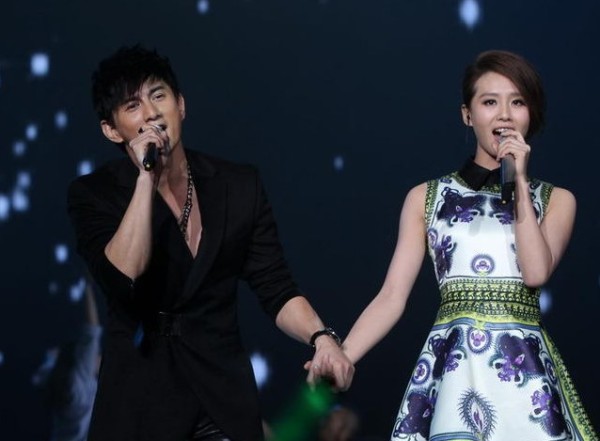 吳奇隆劉詩詩17歲之差 港臺大叔都愛找內地嫩妻？