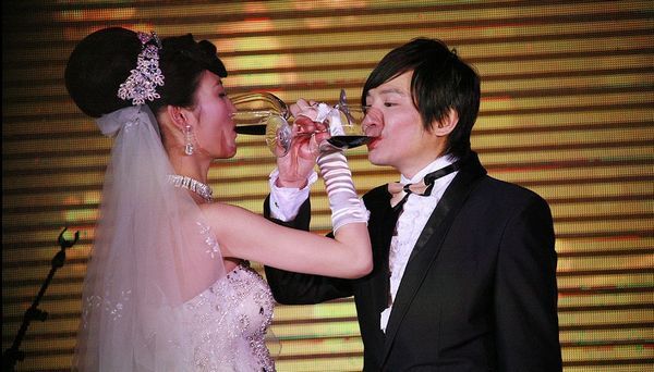 吳奇隆劉詩詩17歲之差 港臺大叔都愛找內(nèi)地嫩妻？