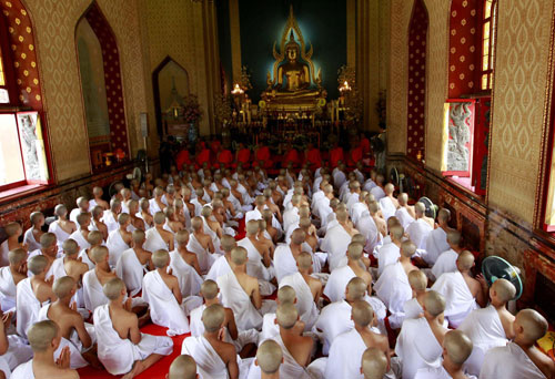 Thai boys enter monkhood in rainy season