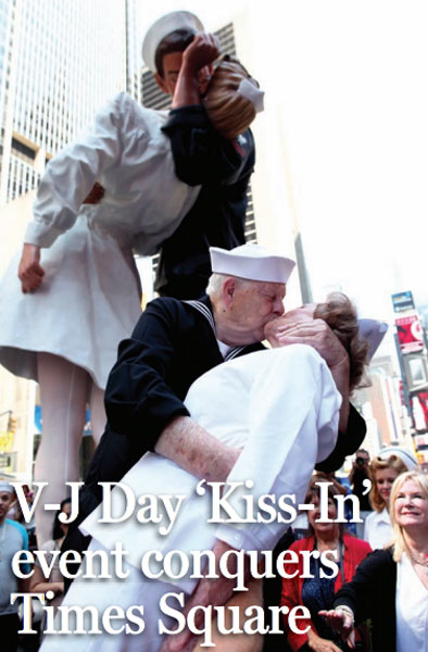 'Kiss-In' couples take over NY's Times Square