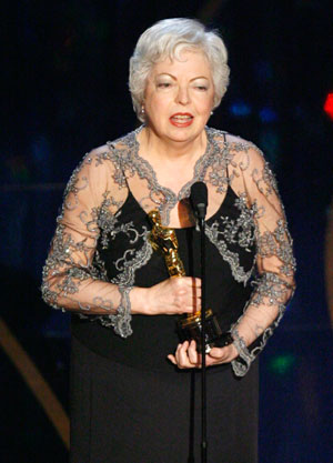 Thelma Schoonmaker accepts her Oscar for best film editing for 'The Departed' at the 79th Annual Academy Awards in Hollywood, California, February 25, 2007.