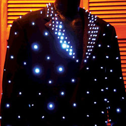 美國(guó)公司新推發(fā)光文胸 光彩生活由此開(kāi)始