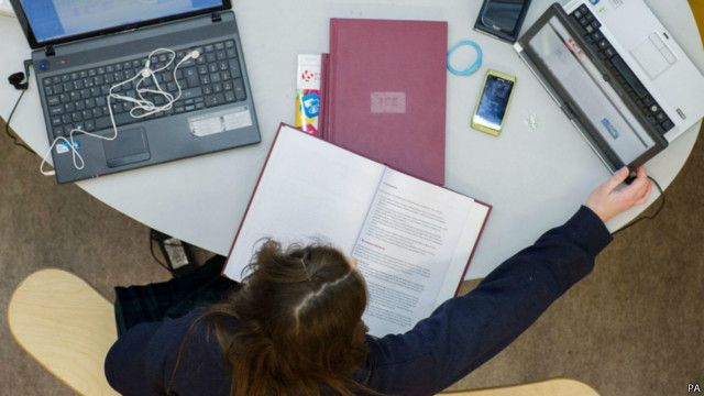 調(diào)查:英國(guó)家長(zhǎng)送孩子上大學(xué)附送住房