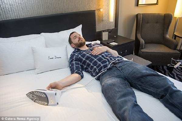 “新郎學院”教男友烹飪熨衣鋪床