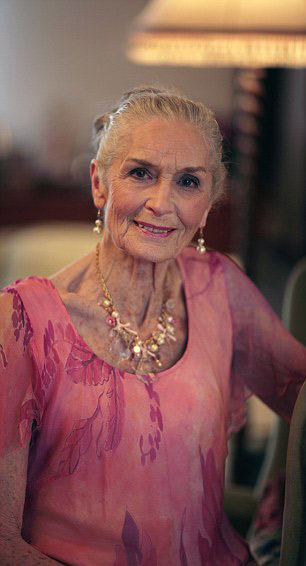87歲超模：模特姑娘們，別擺臭臉了！