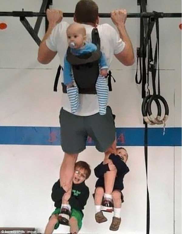 爸爸帶娃不靠譜?逗比奶爸帶娃爆笑瞬間(組圖)