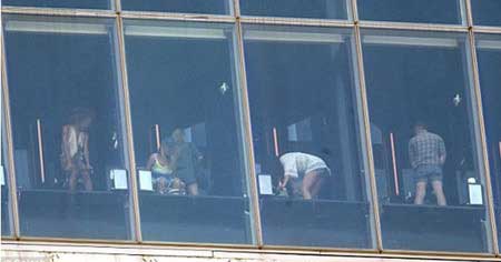 紐約酒店現(xiàn)透明廁所 如廁“春光”一覽無余