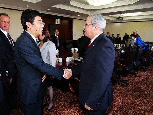 DRC exchange with Cuban visitors