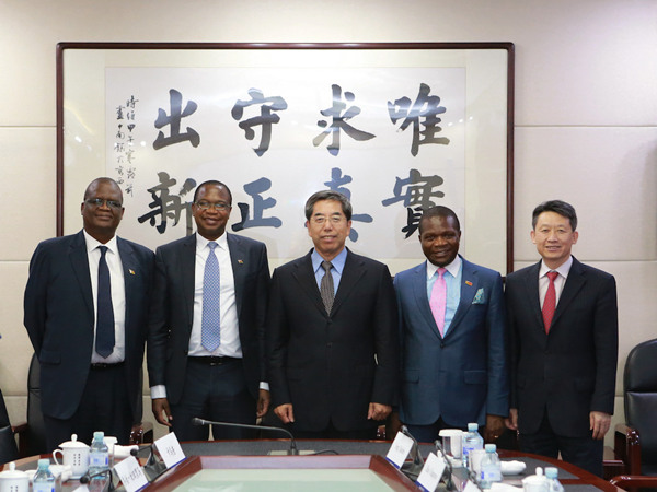 DRC official meets with Minister of Finance and Economic Development of Zimbabwe